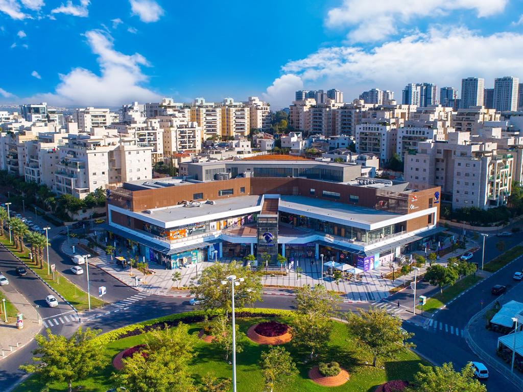 מתחם חנויות ברחובות והסביבה