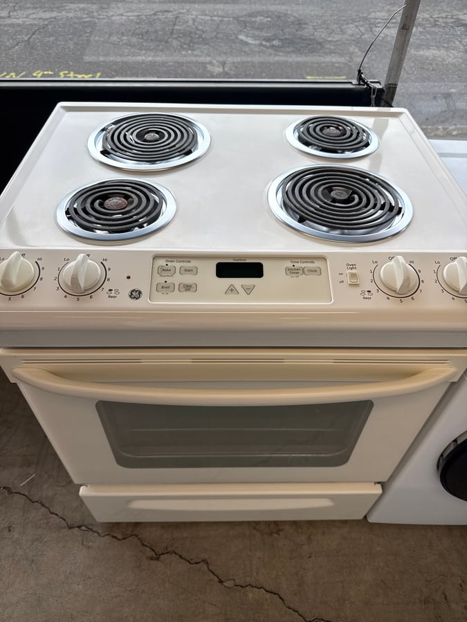 GE slide-in range almond color - Image