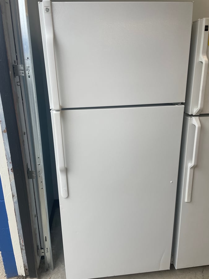 GE white top mount refrigerator - Image