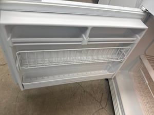Amana bottom freezer refrigerator - $599.00 - AM-RF-0000039
