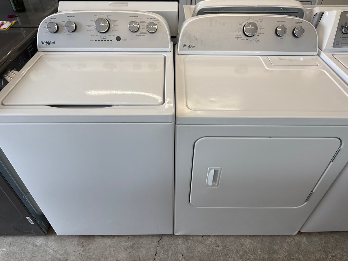 Whirlpool washer and dryer set - Image