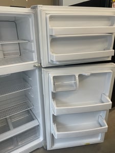 Hotpoint top mount refrIgerator - $379.00 - HP-RF-0000003