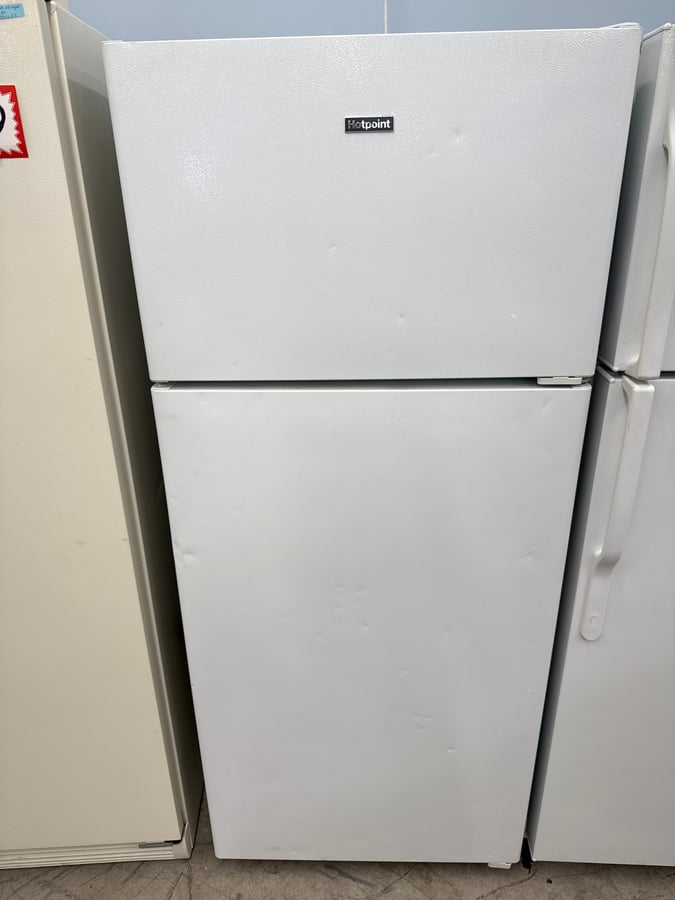 Hotpoint white top mount refrigerator - Image