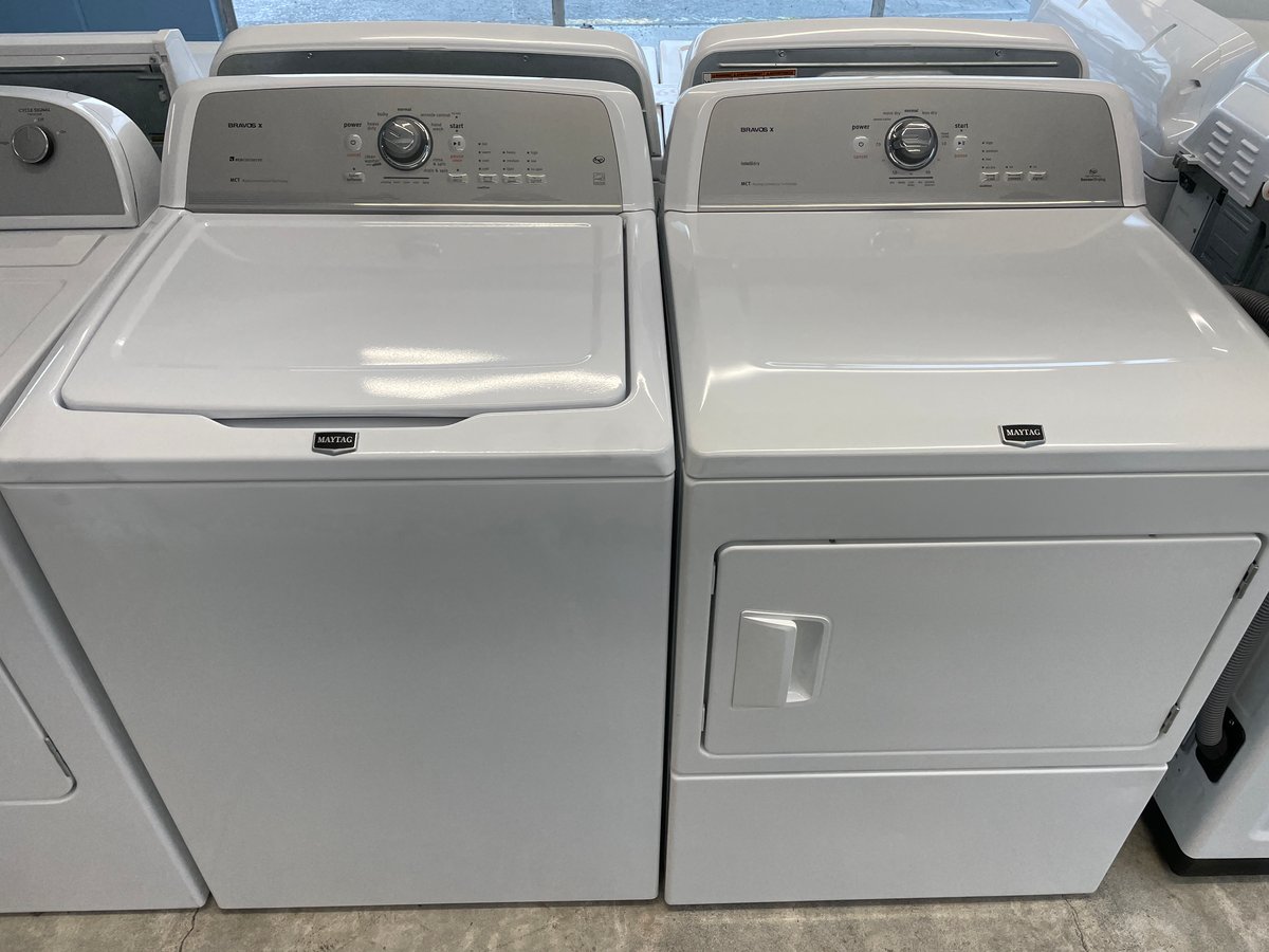 Maytag washer and dryer set - Image