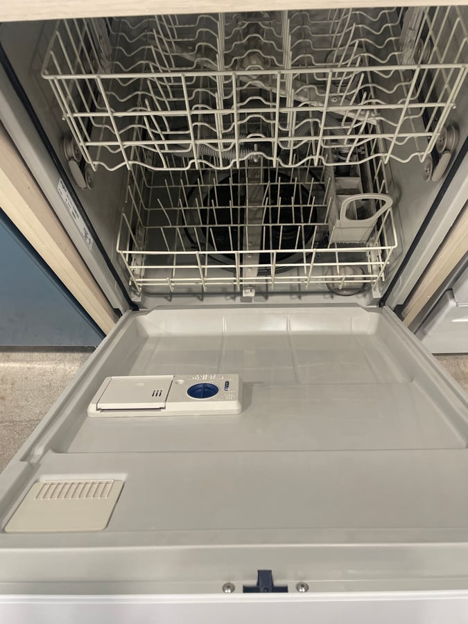 Whirlpool white dishwasher image 2