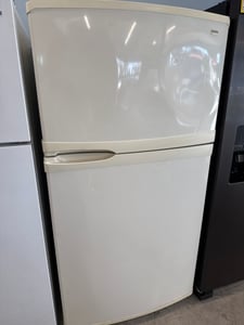 Kenmore Elite top mount refrigerator - $379.00 - KM-RF-0000035