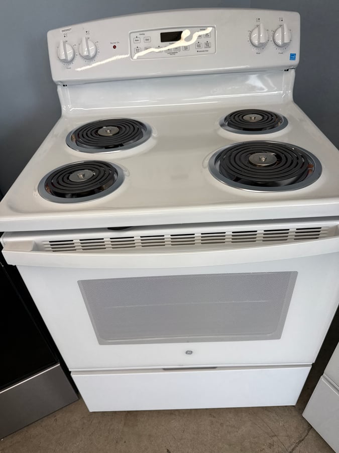 New open box GE coil top range - Image