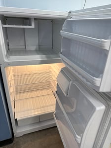 Hotpoint topmmount refrigerator - $299.00 - HP-RF-0000033