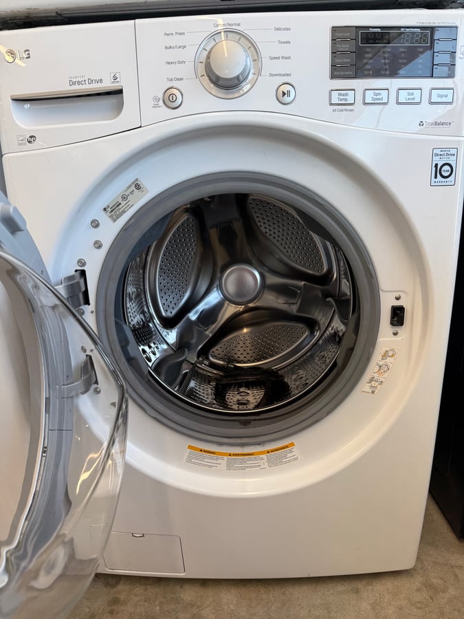 LG washer and dryer set image 4