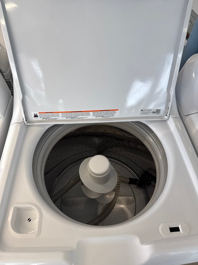 GE washer and dryer set image 2