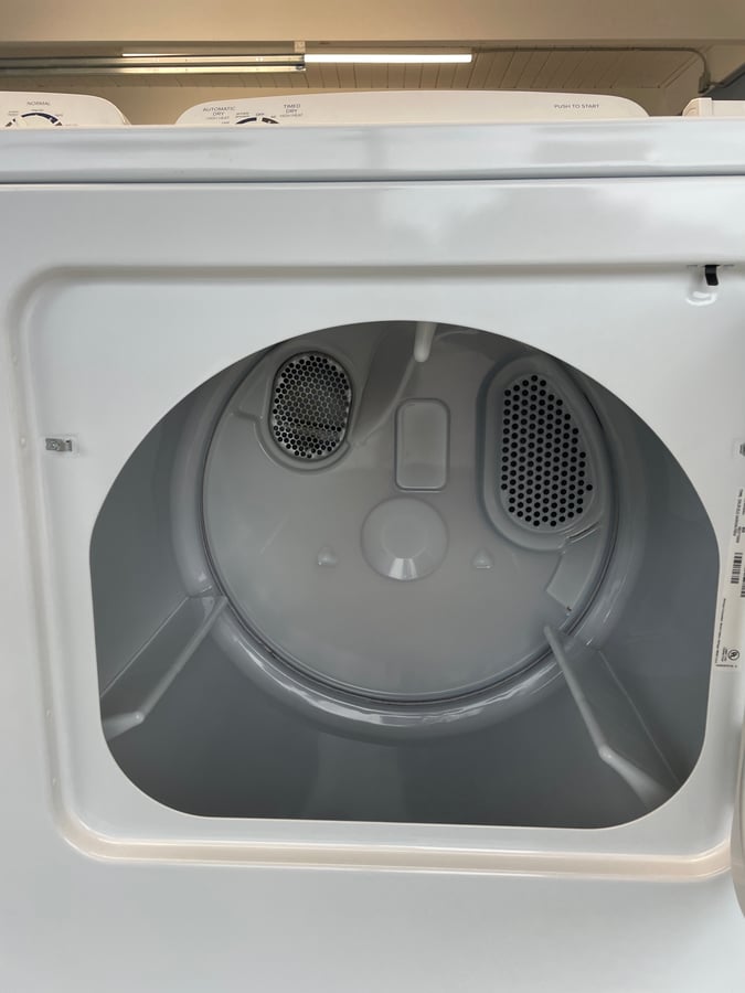 Amana washer and dryer set image 3