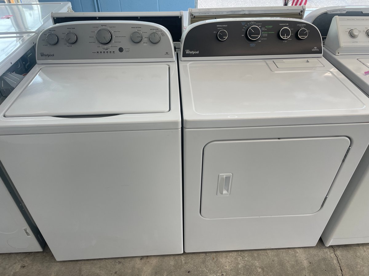 Whirlpool washer and dryer set image 1