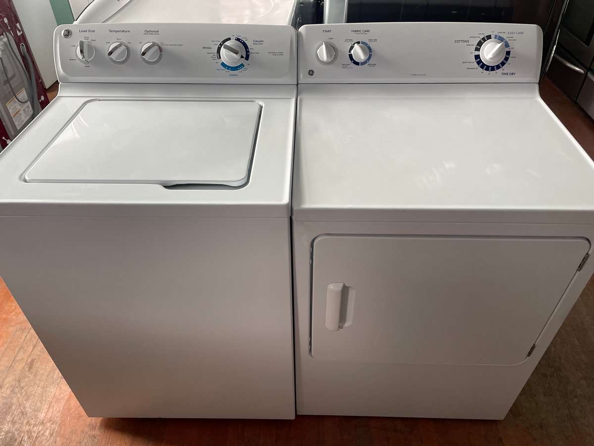 GE washer and dryer set image 1