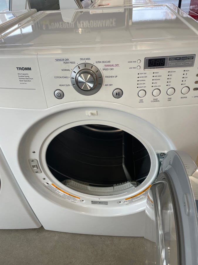 LG front load washer and dryer set image 3