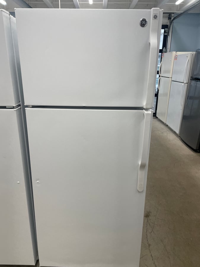 GE white top mount refrigerator - Image