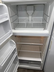 Whirlpool white top mount refrigerator - $299.00 - WP-RF-0000173