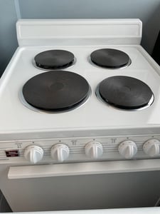 Premier 24” electric white range - $469.00 - UK-RG-0000002