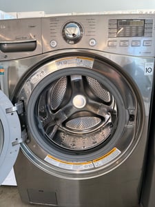 Mismatched LG washer and a whirlpool dryer set - $799.00 - UK-WD-0000011