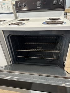 Hotpoint coil top range. - $279.00 - HP-RG-0000052