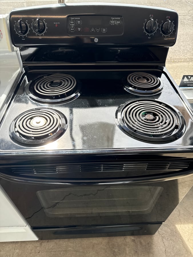 GE black coil top range - Image