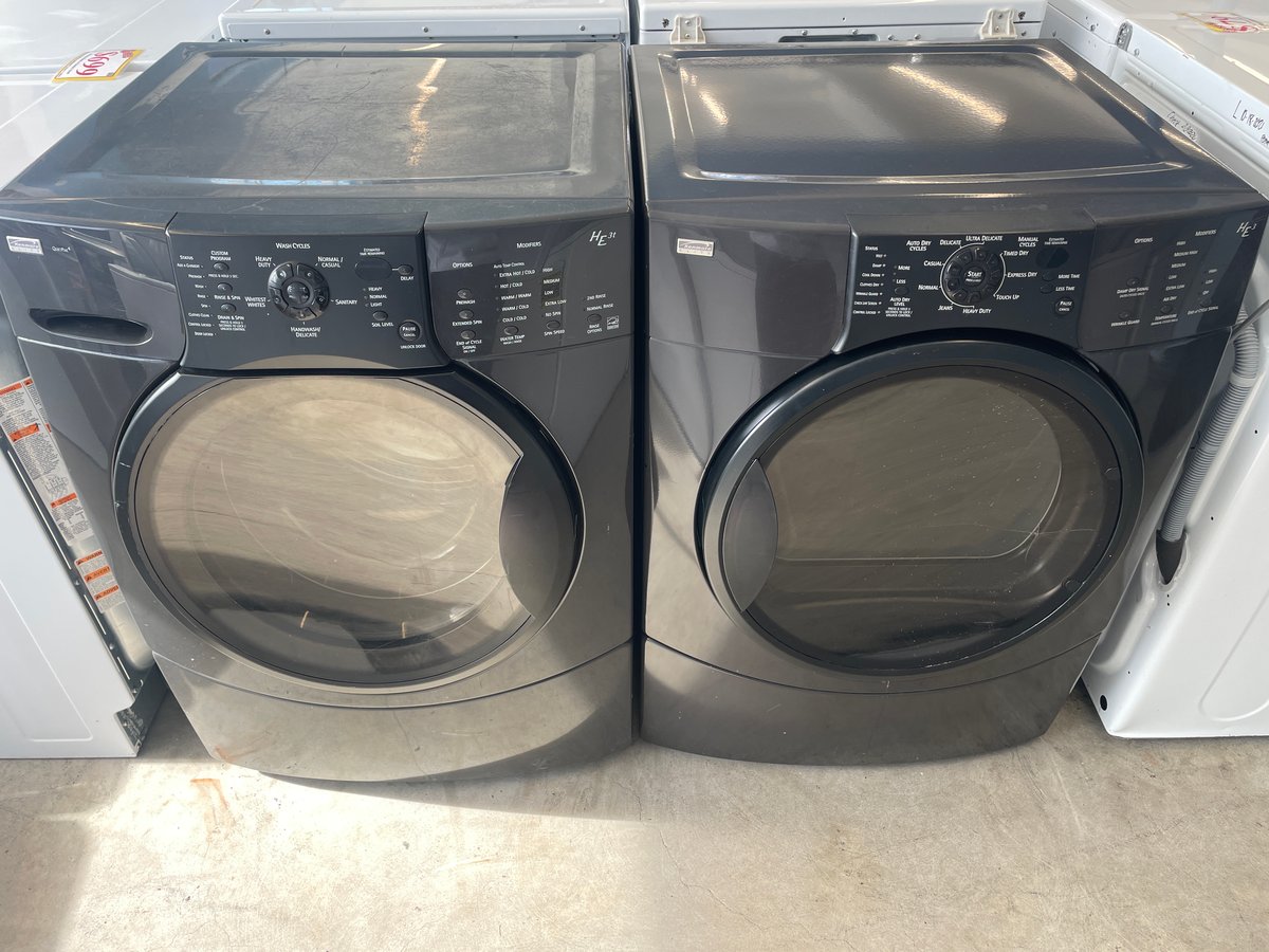 Whirlpool Elite front load washer and dryer set - Image