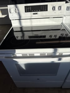 NEW OPEN BOX GE glass top range - $799.00 - GE-RG-0000108