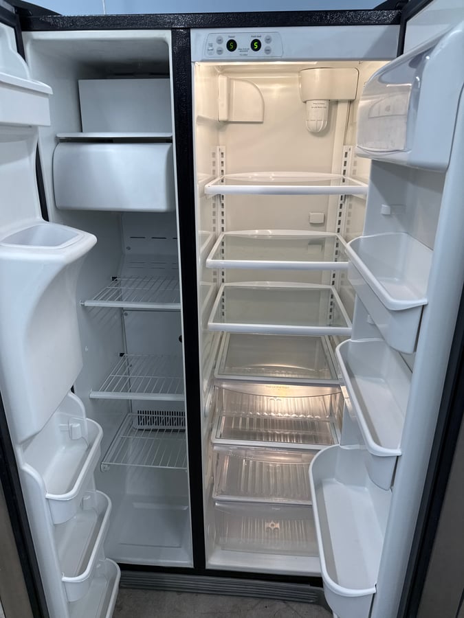 Frigidaire stainless steel refrigerator image 4