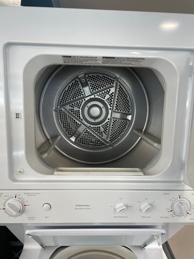 27”wide GE Laundry center image 3