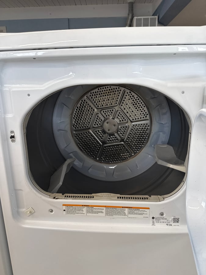 GE top load washer and A hotpoint dryer image 3