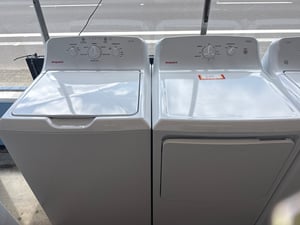 New open box Hotpoint washer and a Hotpoint GAS dryer set - $999.00 - HP-WD-0000022