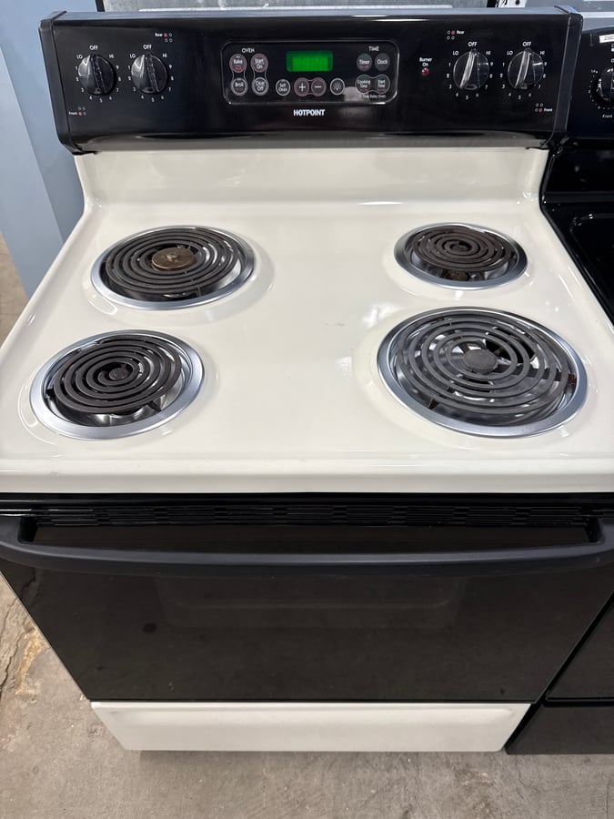 Hotpoint almond coil top range - Image