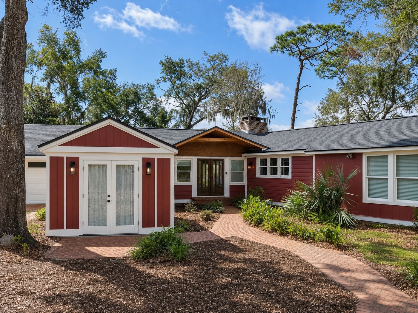Altamonte Springs home with new siding and shingle roof