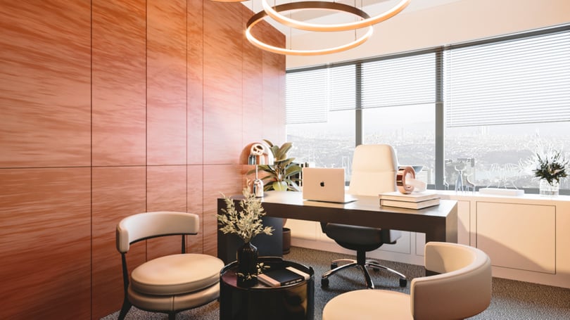 Levent, Istanbul'da siyah kadife kanepe, vurgu aydınlatması ve çağdaş dekorla sofistike kurumsal ofis lounge tasarımı