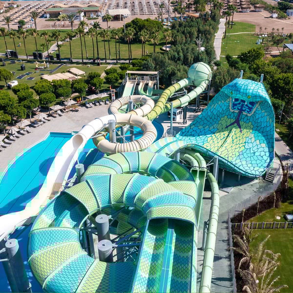 Исследуйте аквапарк