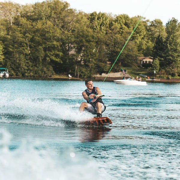 Genießen Sie Wassersportarten