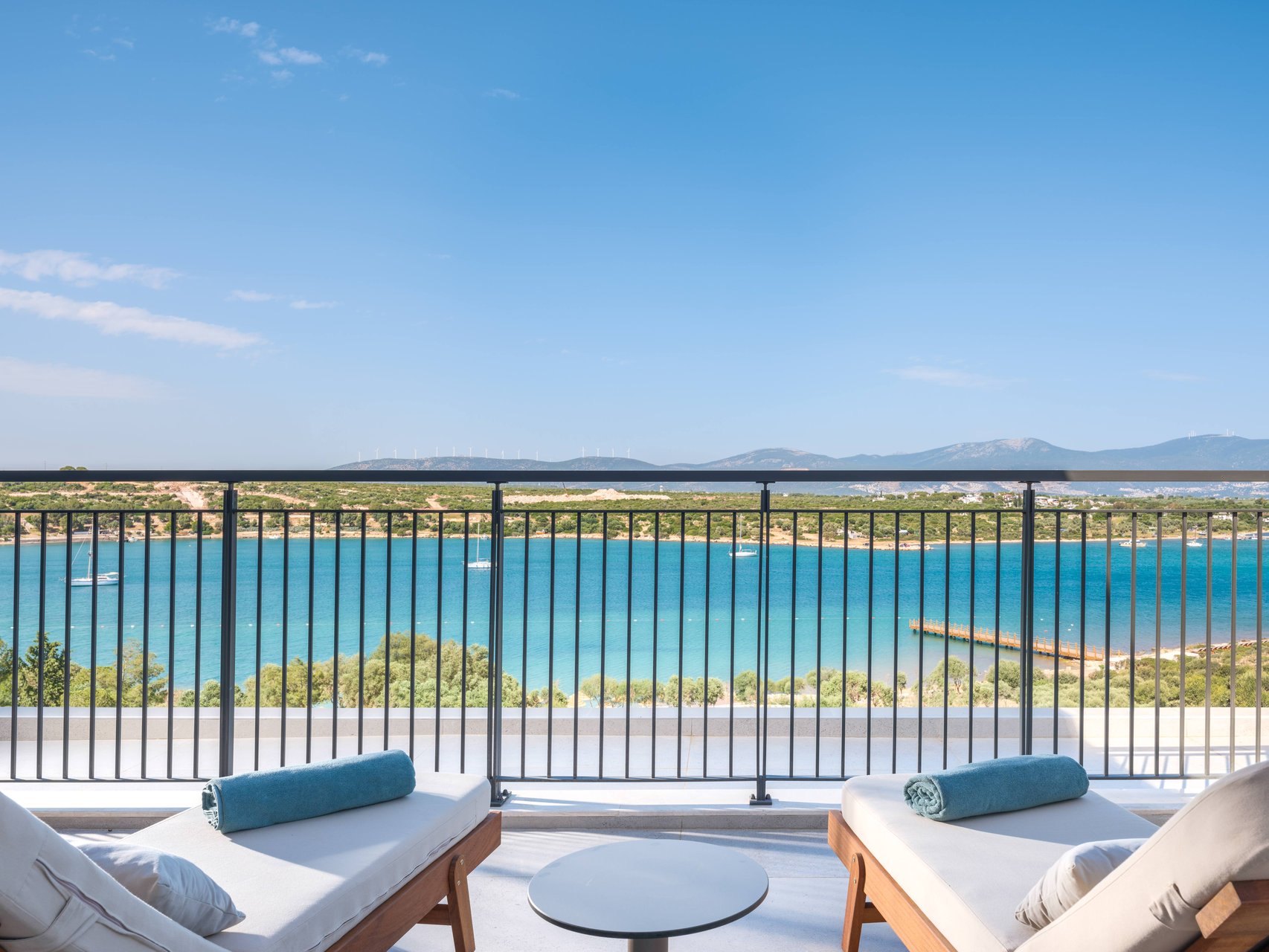 Penthouse with Private Swimming Pool - Sea View