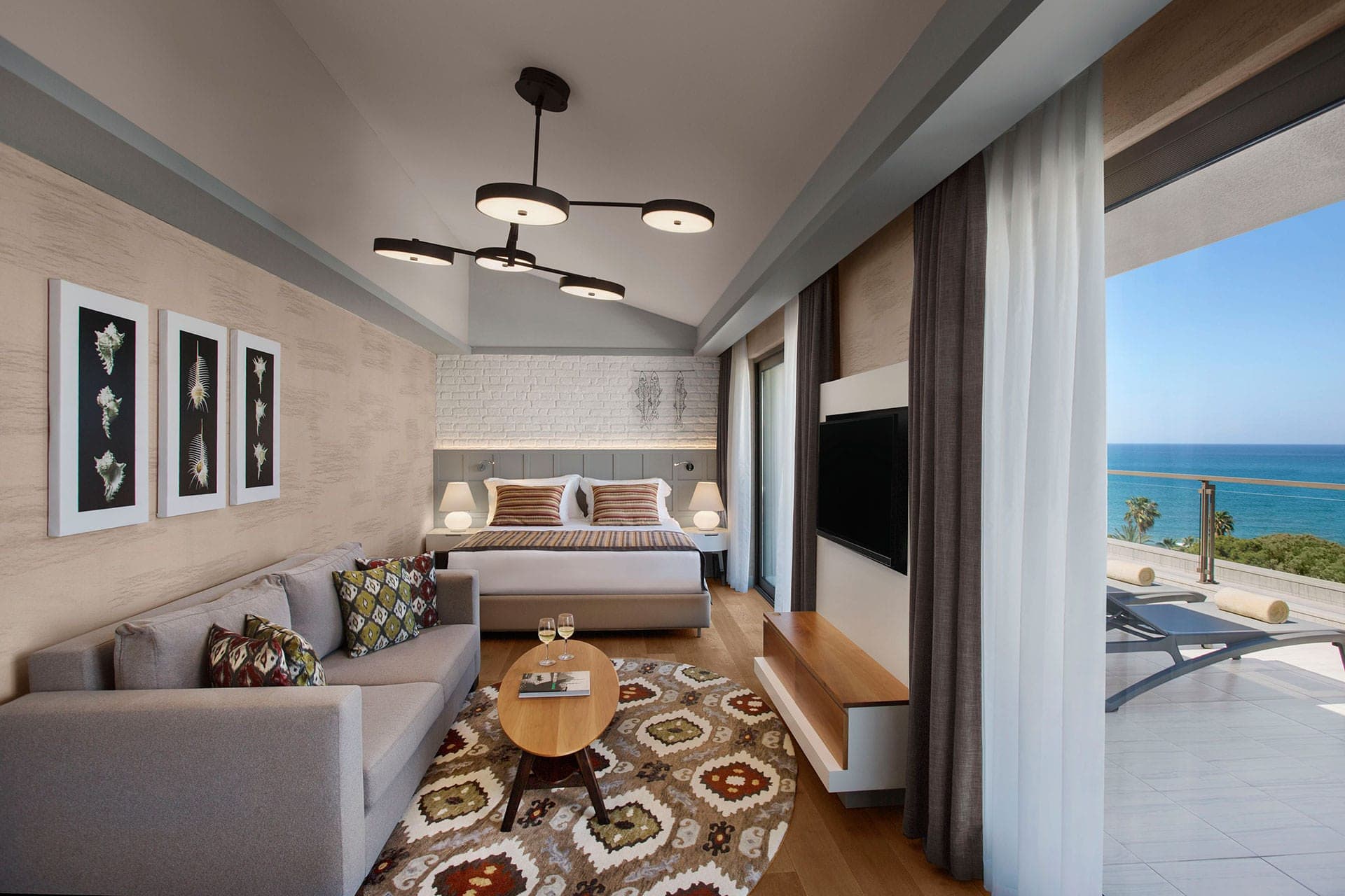 Penthouse Suite with Side Sea View