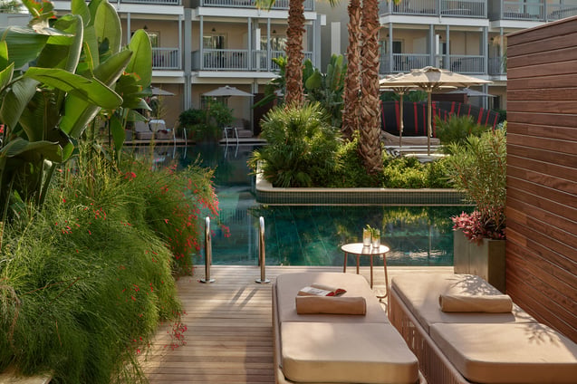 Deluxe Lagoon Swim-Up Zimmer