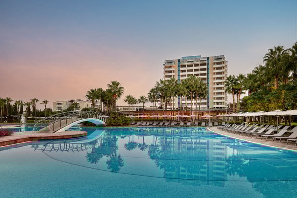 Lara Barut CollectionGaleri