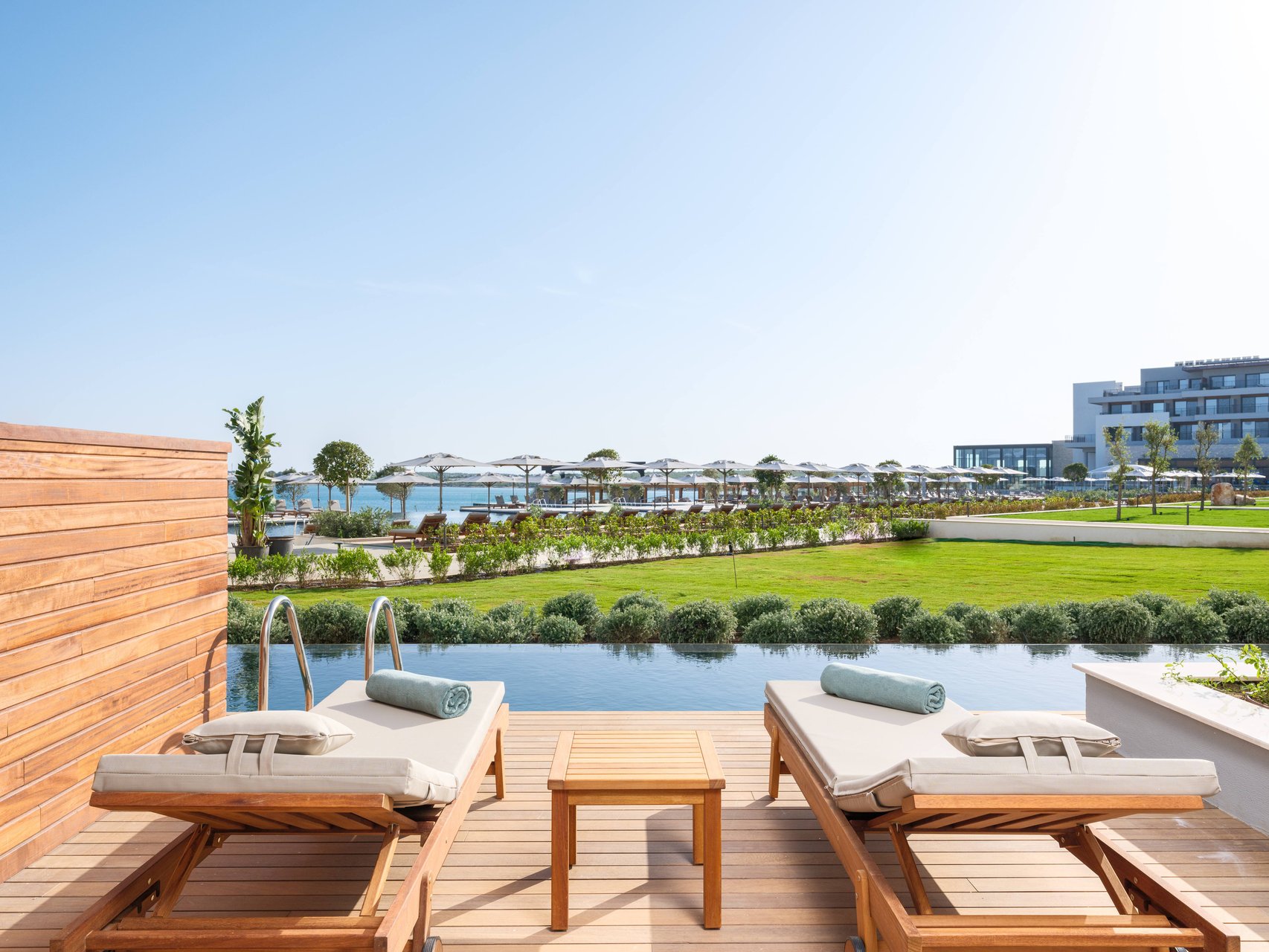 Deluxe Double 4 Deniz Tarafı Swim-Up Oda