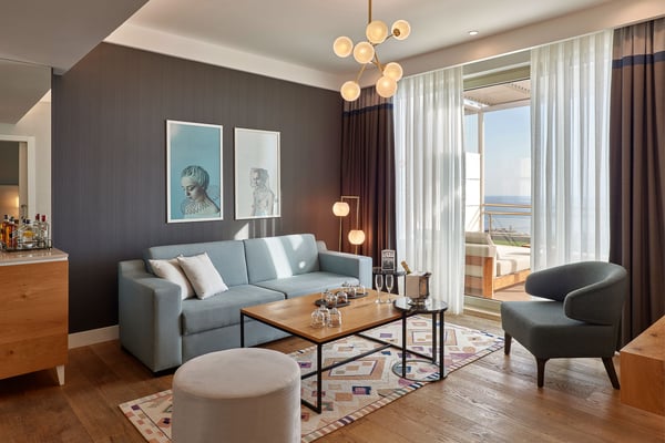 Lara Barut CollectionGaleri