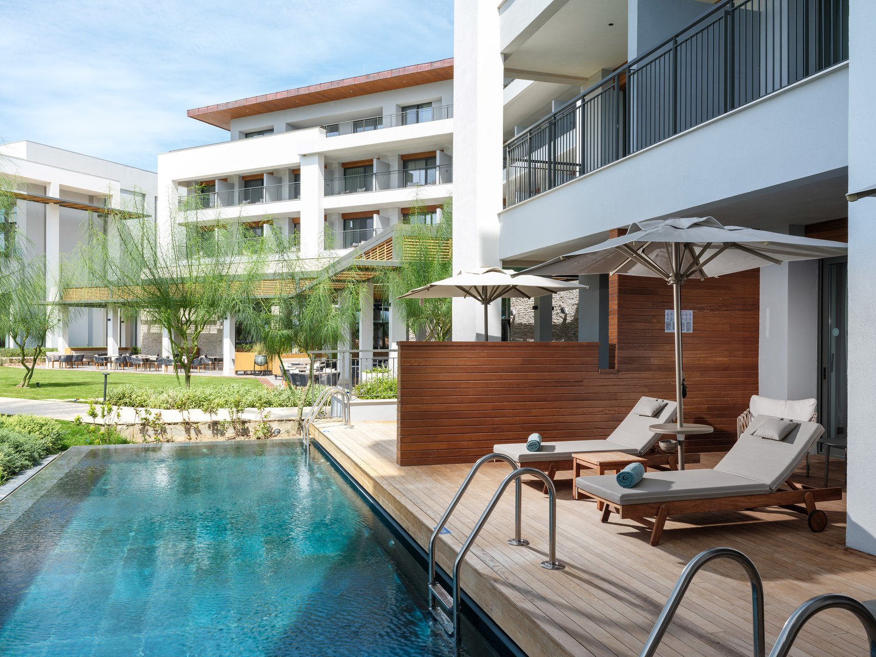 Deluxe Deniz Tarafı Swim-Up Oda