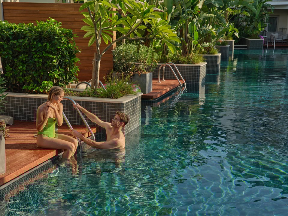 Deluxe Lagoon Swim-Up Room