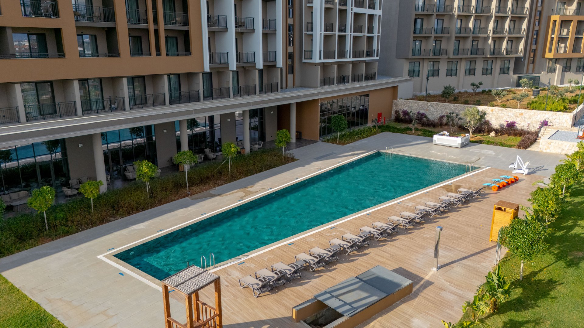 Spacious, Modern and Adults-Only