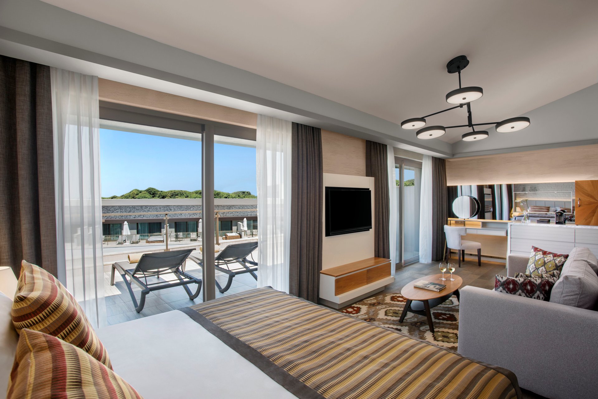 Penthouse Suite с частичным видом на море