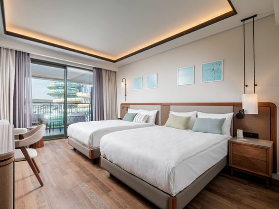 Deluxe Double 4 Zimmer mit Blick auf den Abenteuerpark