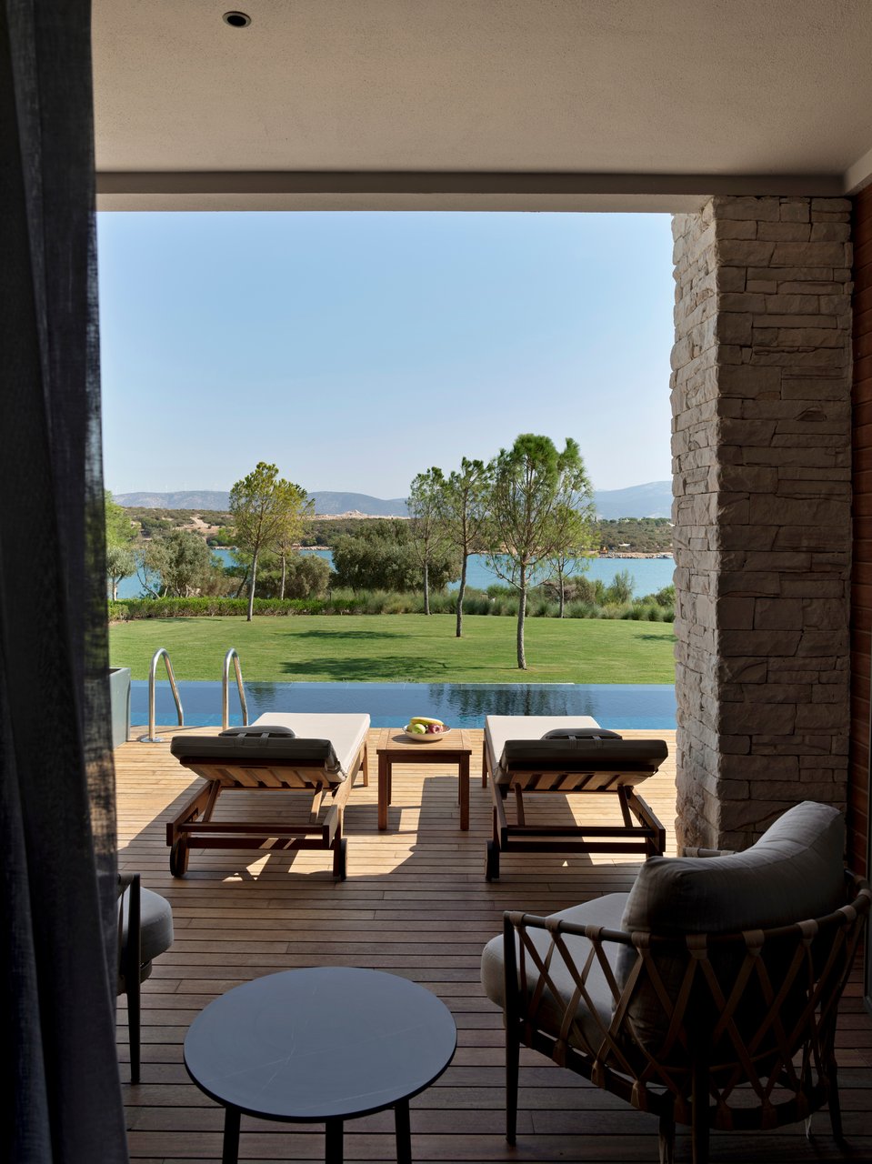 Deluxe Deniz Tarafı Swim-up Oda