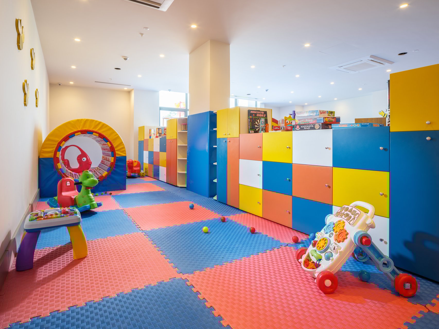 Kids Club Slider