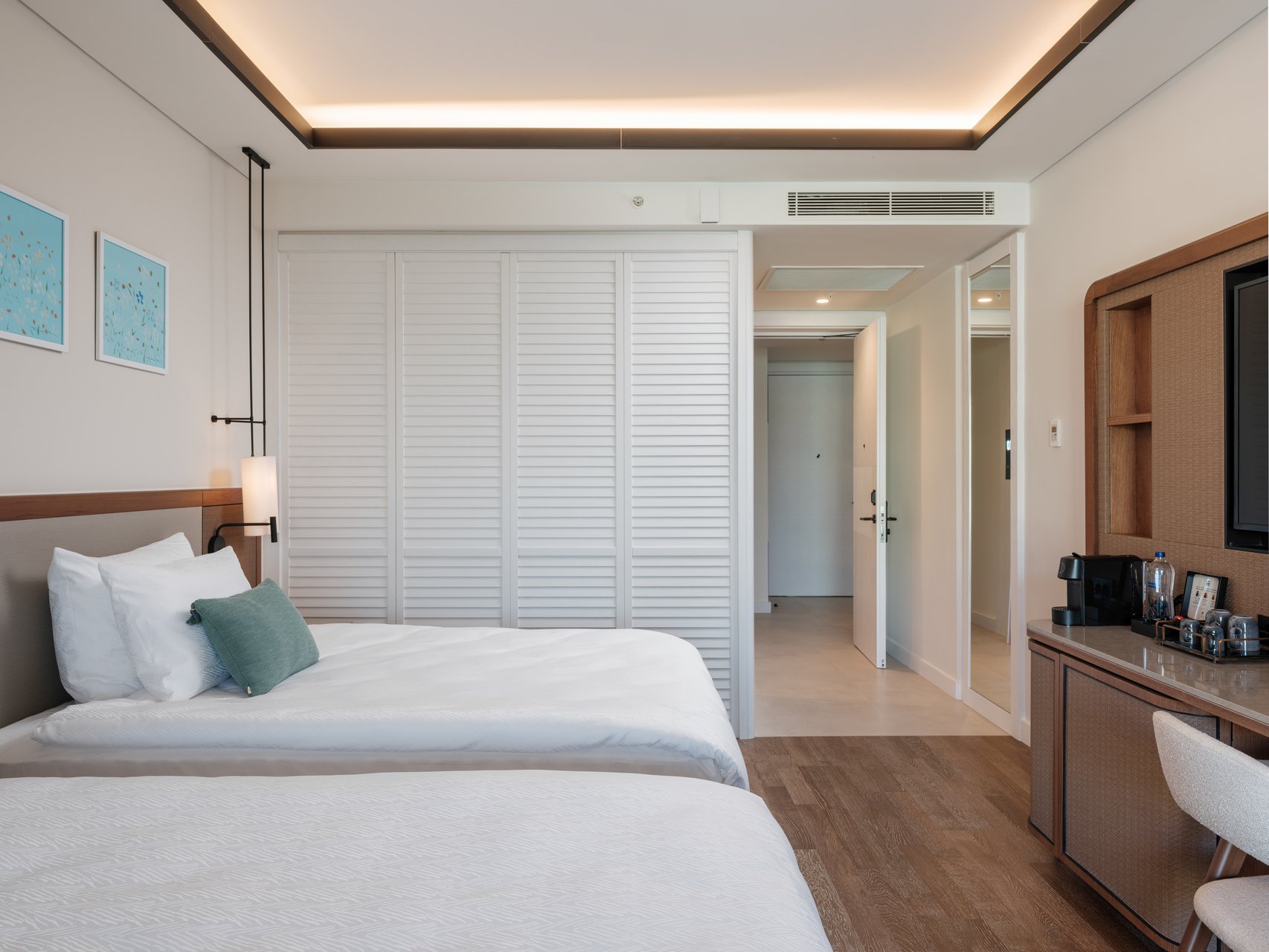 Deluxe Adventure Park View Family Suite