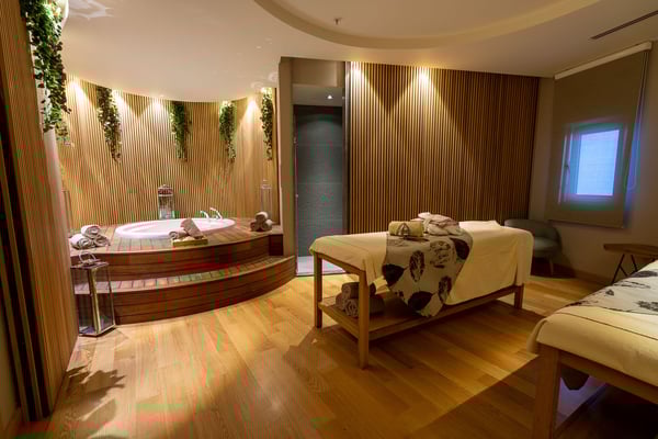 Lara Barut CollectionGallery